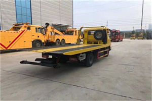 定日非事故拖车